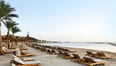 Pickalbatros White Beach Resort