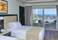 Pickalbatros White Beach Resort