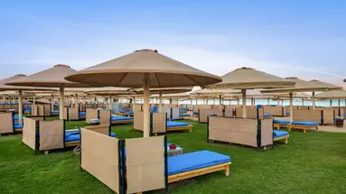 Pickalbatros White Beach Resort