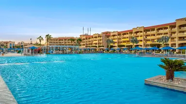 Pickalbatros White Beach Resort