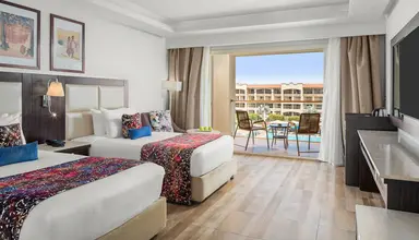 Pickalbatros White Beach Resort