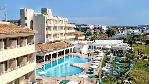 Hotel Pierre Anne Beach
