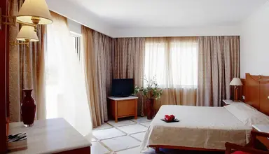Pilot Beach Resort