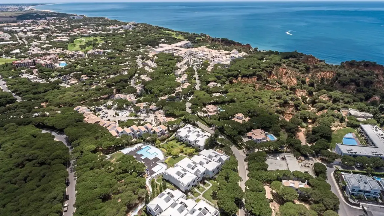 Pine Cliffs Gardens