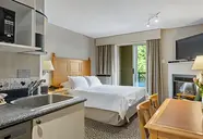 Pinnacle Hotel Whistler