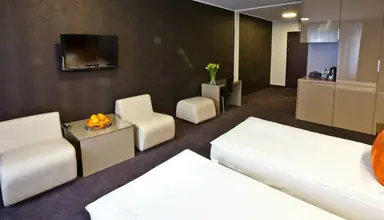 Platinum Palace Apartments