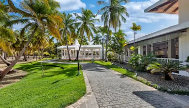 Playa Bachata Resort
