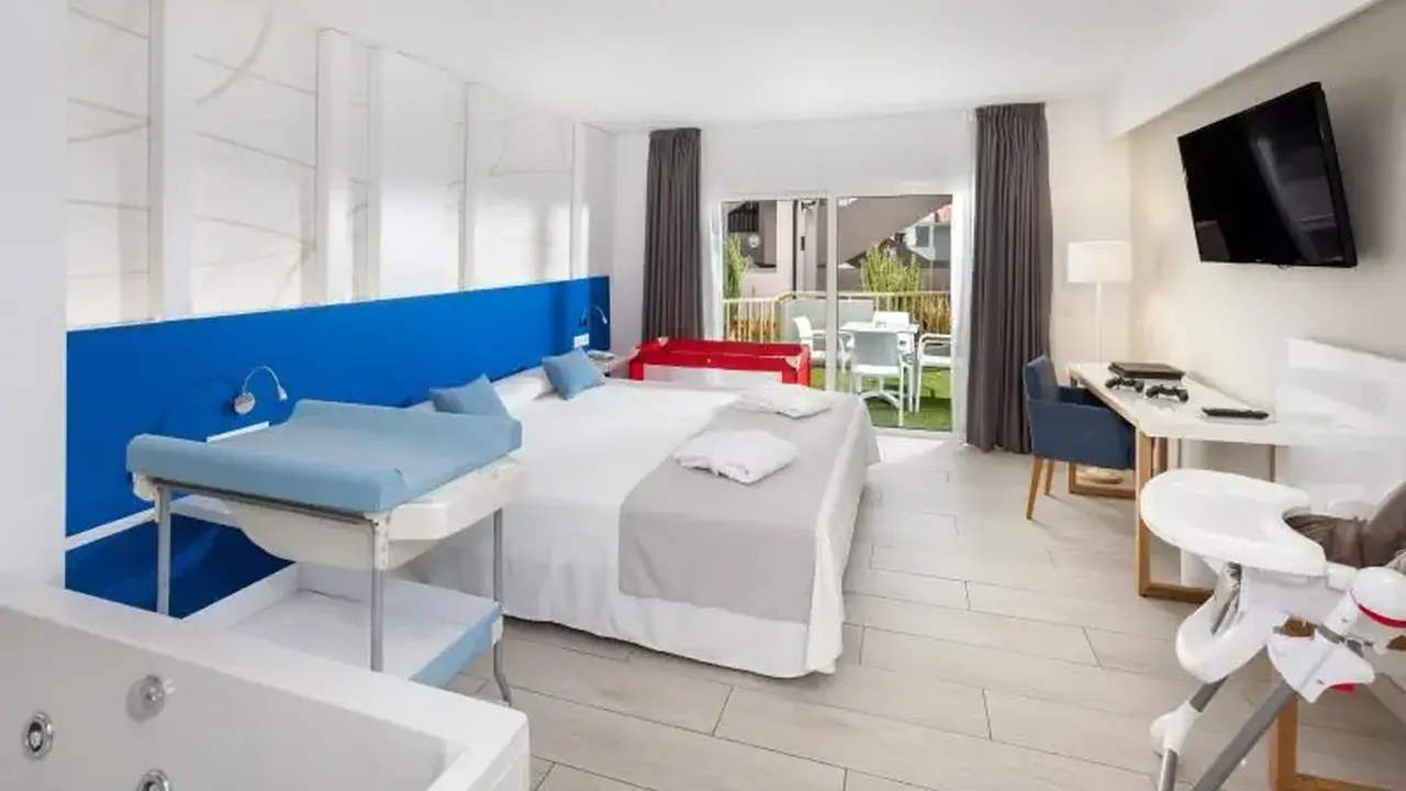 Playa Olid Suites & Apartments
