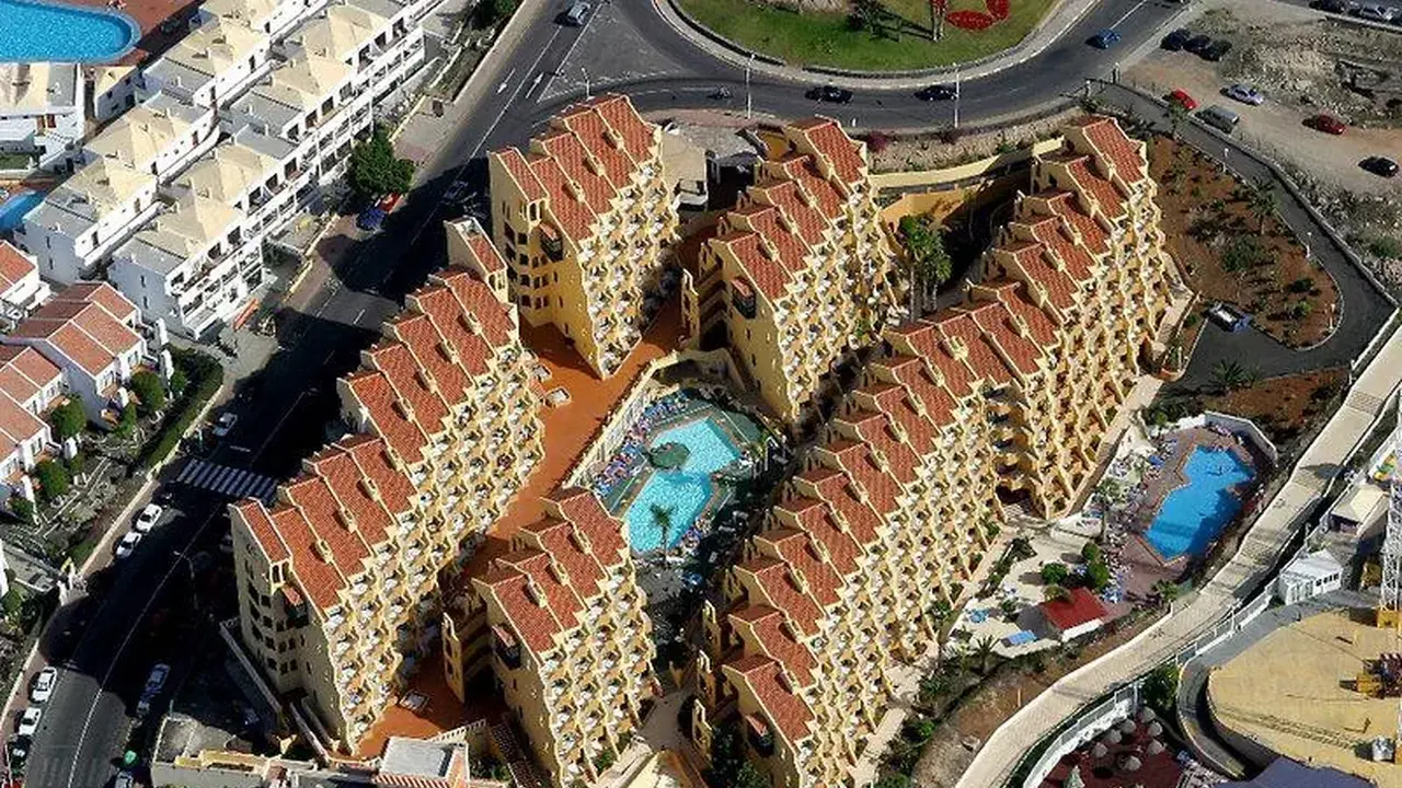 Playa Olid Suites & Apartments