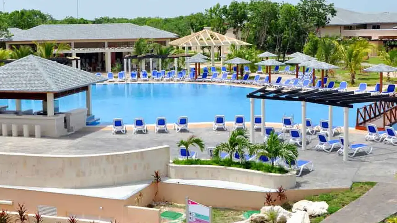 Playa Paraiso Resort & Suite