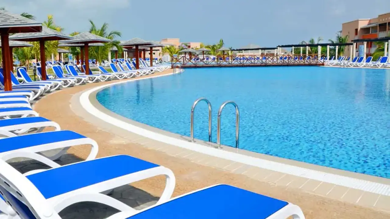 Playa Paraiso Resort & Suite
