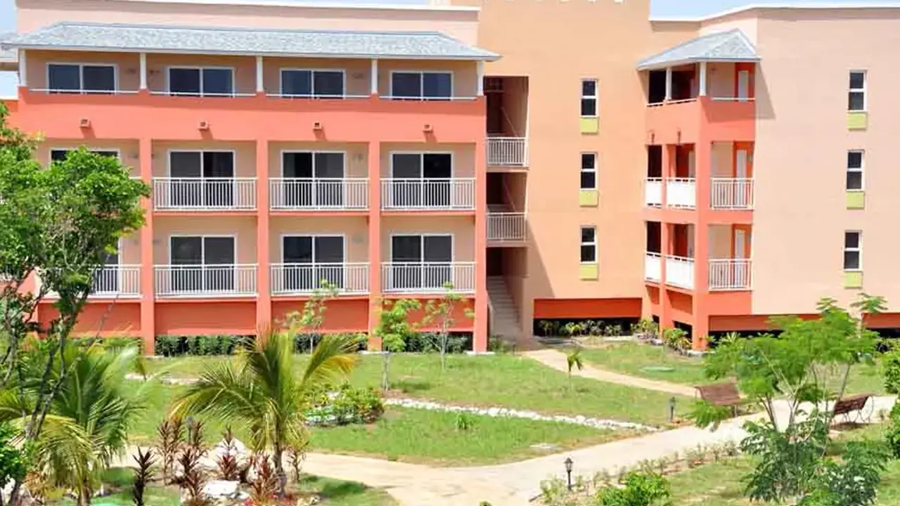 Playa Paraiso Resort & Suite