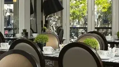 Plaza Elysees