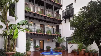 Plaza La Reina