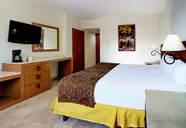 Plaza Pelicanos Club Beach Resort
