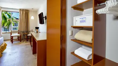 Plaza Pelicanos Club Beach Resort