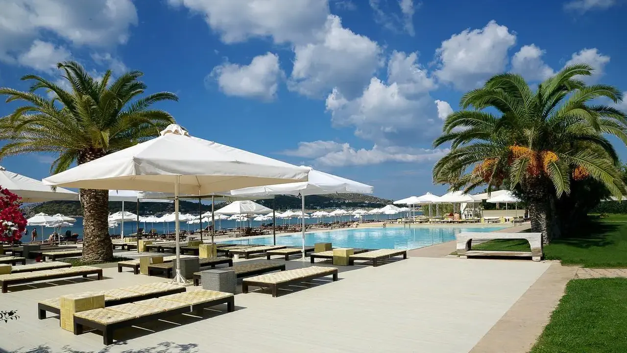 Plaza Resort
