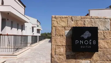 Pnoes Luxury Suites