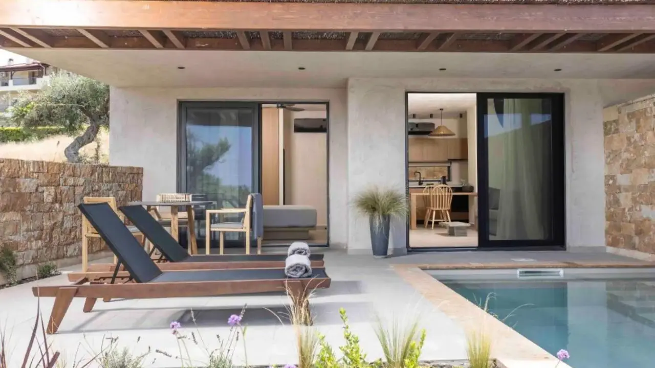 Pnoes Luxury Suites