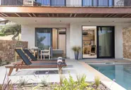 Pnoes Luxury Suites
