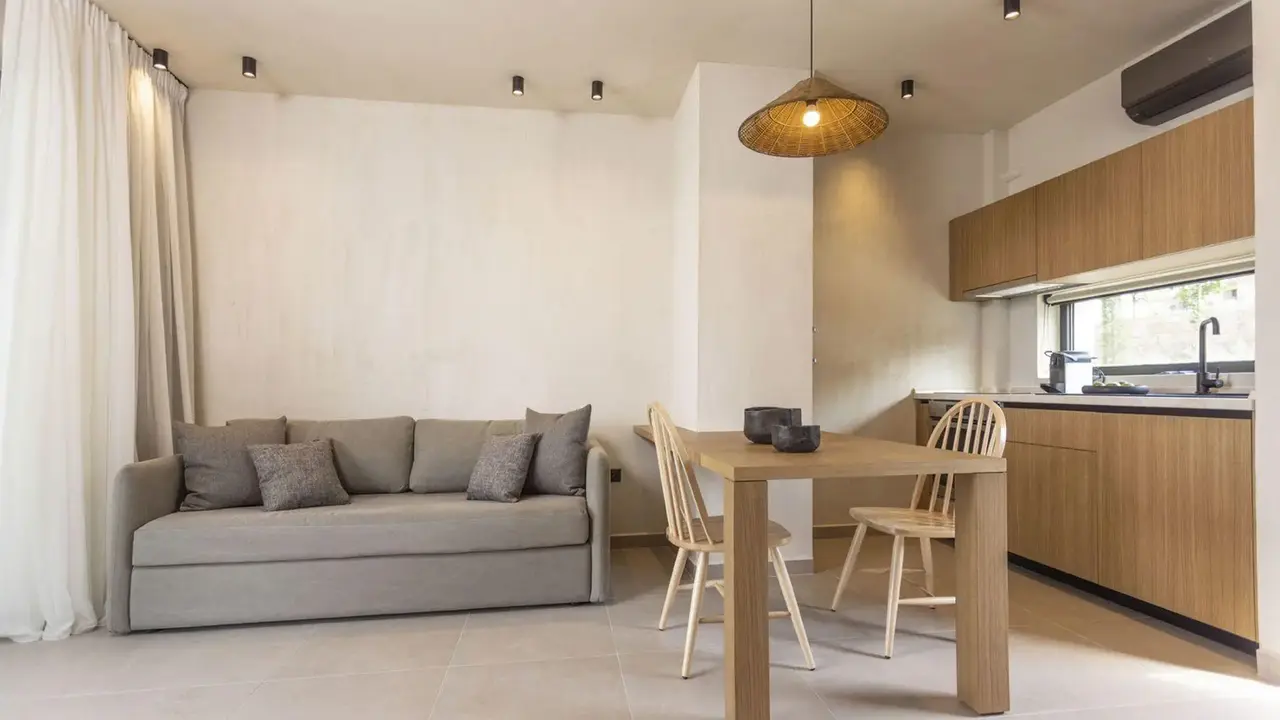 Pnoes Luxury Suites