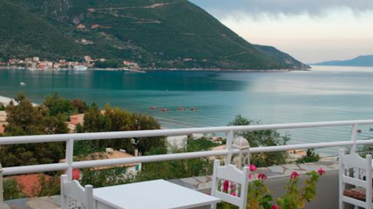 Ponti Beach