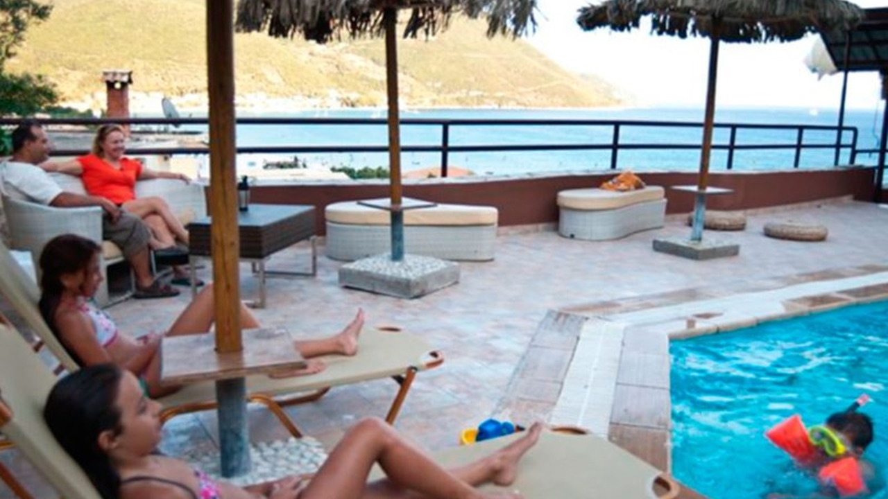 Ponti Beach