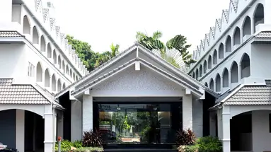 Pooh Beach Resort & Spa