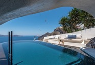 Porto Fira Suites