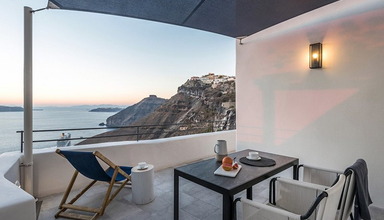 Porto Fira Suites