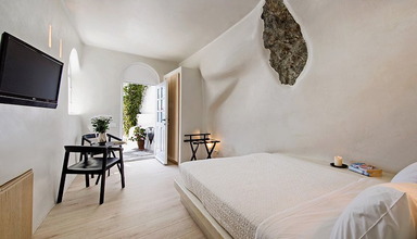 Porto Fira Suites