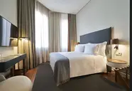 PortoBay Flores