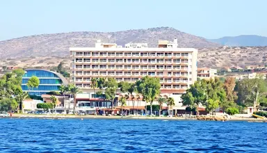 Poseidonia Beach