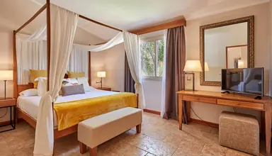 Pula Suites Boutique Resort