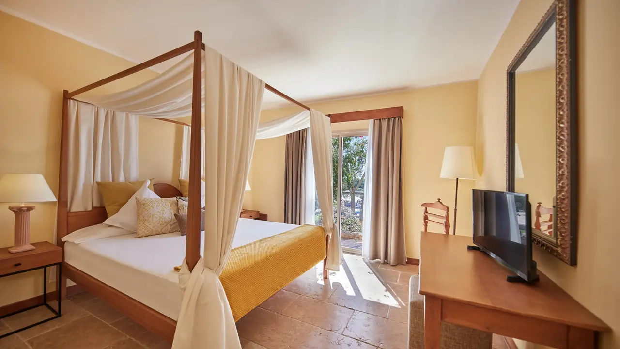 Pula Suites Boutique Resort
