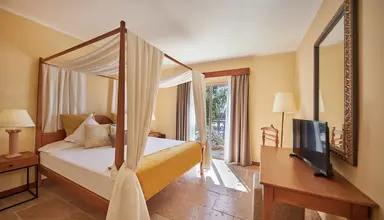 Pula Suites Boutique Resort