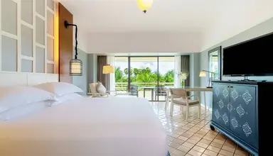 Pullman Phuket Karon Beach Resort