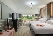Pullman Phuket Karon Beach Resort 