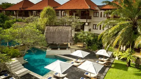 Hotel Puri Santrian
