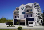 Q Ella Beach Side