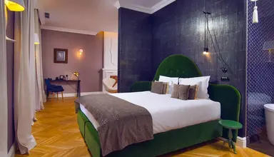 Quadrille Hotel & Spa
