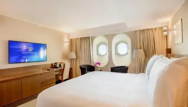 Queen Elizabeth 2