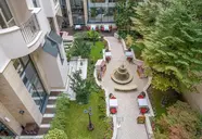 Queen's Court Hotel & Residence
