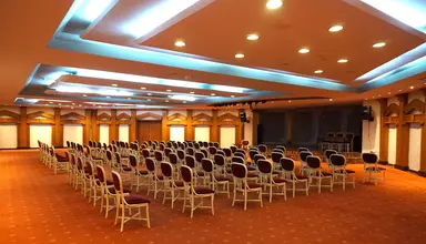 Queen's Park Le Jardin Resort