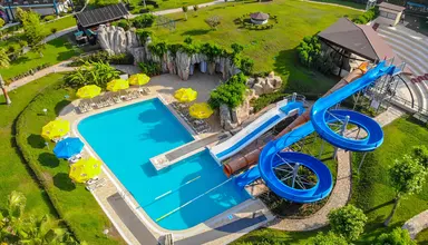 Queen's Park Le Jardin Resort
