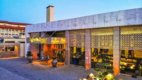 Hotel Queen's Park Le Jardin Resort