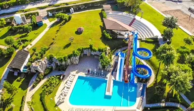 Queen's Park Le Jardin Resort
