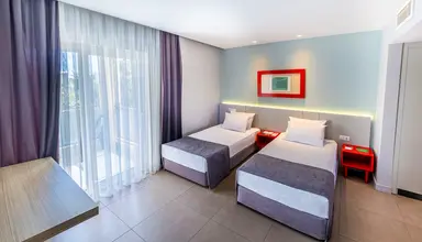 Queen's Park Le Jardin Resort