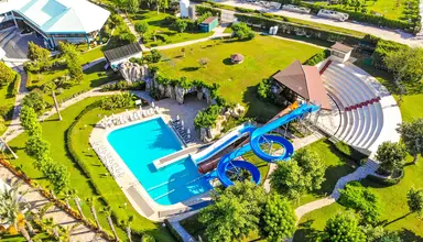 Queen's Park Le Jardin Resort