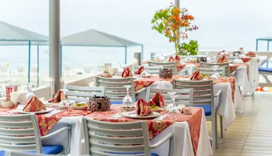 Queen's Park Le Jardin Resort